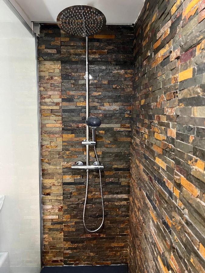 Modern Room With Indoor Shower Near The River - Quarto Moderno Com Duche Interior Proximo Da Ribeira Vila Nova de Gaia Exterior photo